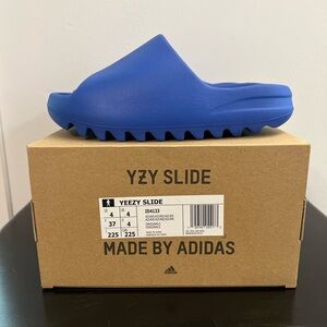 Yeezy Slide Azure
